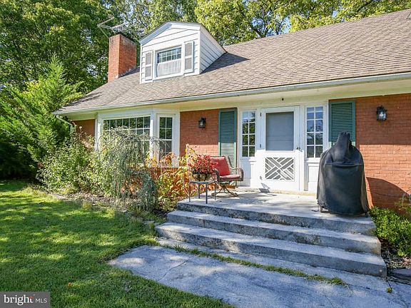 5th image of 320 Druid Hill Dr