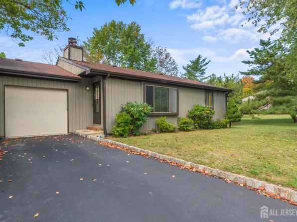 139 Wilcox Ct, Matawan, NJ 07747