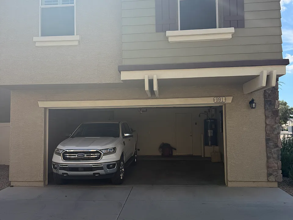 991 W Wendy Way