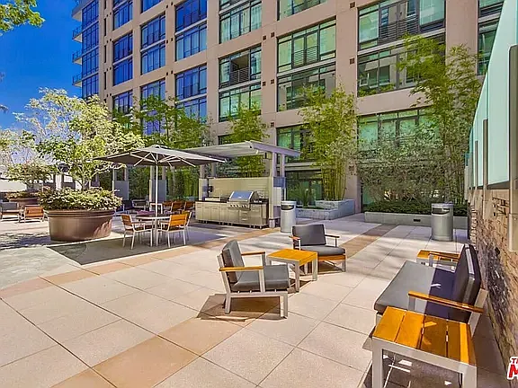 1100 S Hope St #1104 — Photo 29