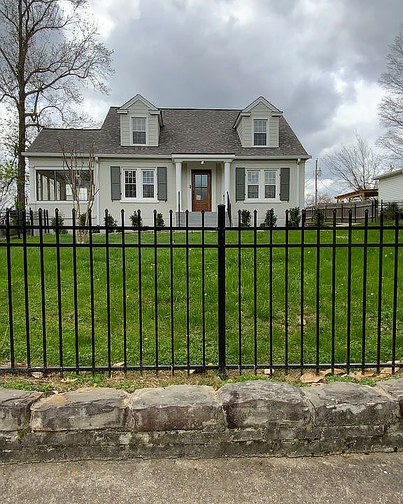 1st image of 404 Murrell St