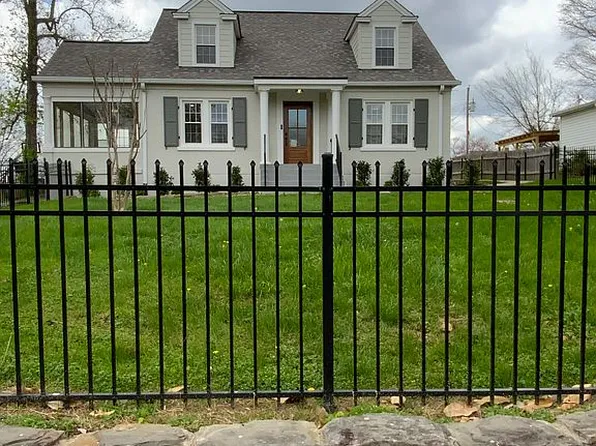 404 Murrell St, Dickson, TN 37055