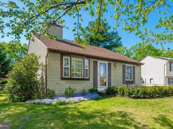 1715 Dogwood Dr, Frederick, MD 21701