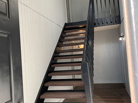 2nd image of 107 Ravenwood Dr APT C