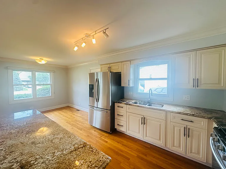 1306 Campbell Ave — Photo 6