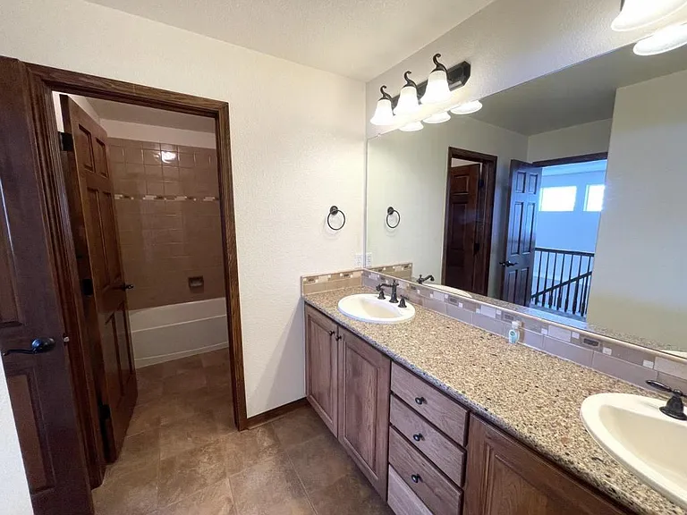 15720 Carob Cir — Photo 15