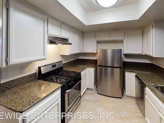 5th image of 9413 Van Nuys Blvd #106