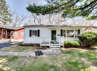 1416 N Main St, Naperville, IL 60563