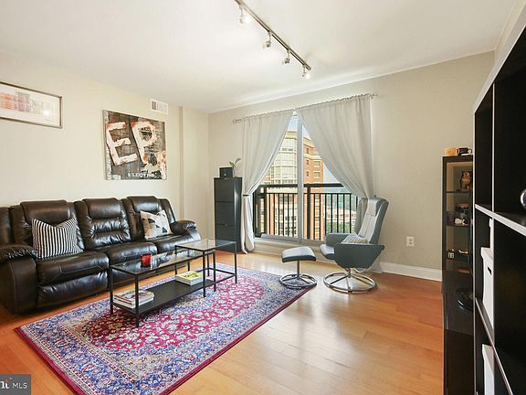 4th image of 2050 Jamieson Ave APT 1502