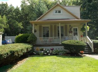 327 Elgin Ave, Dundee, IL 60118