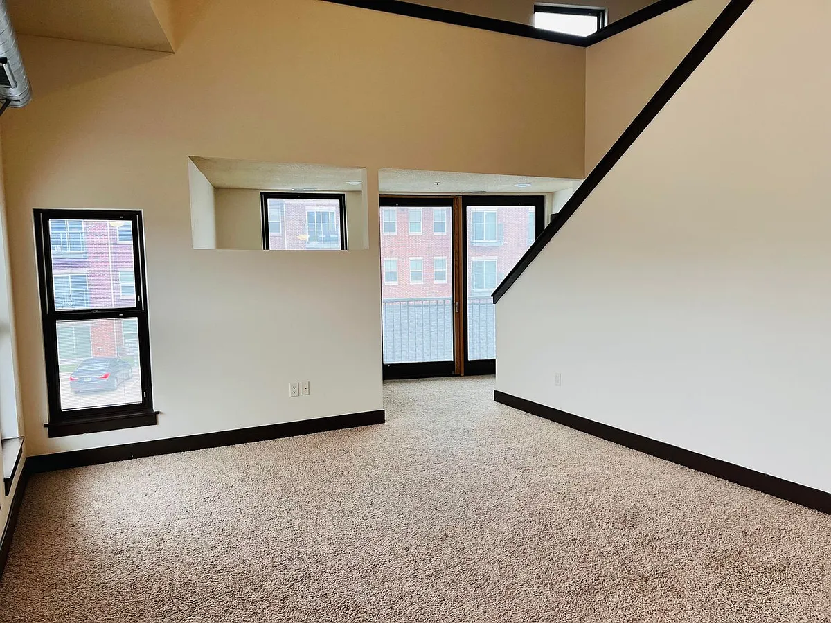 Building Photo - State Street Lofts