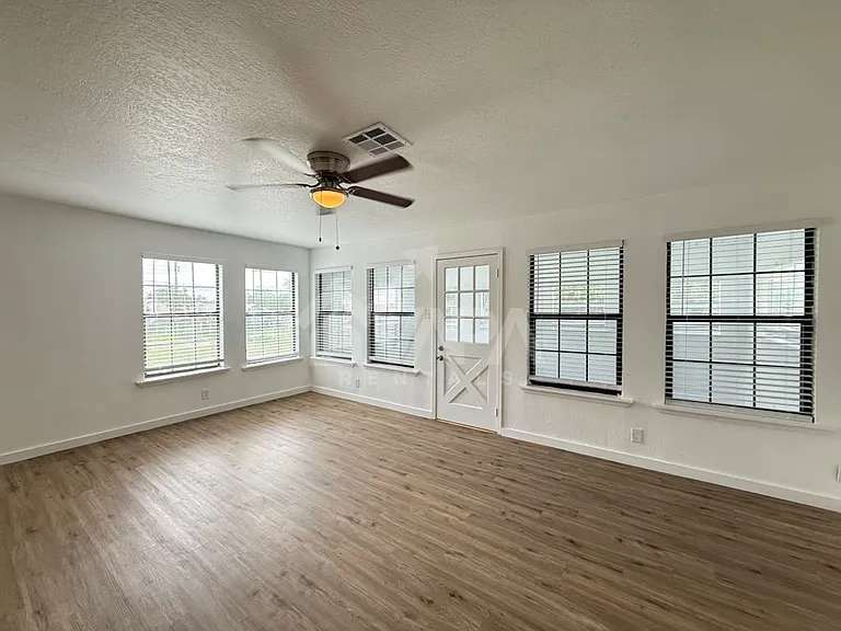 415 Solar Dr — Photo 14