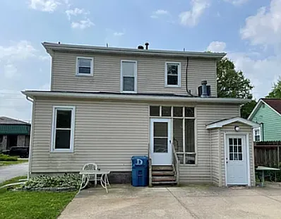 Building Photo - 451 E Vandalia St #B