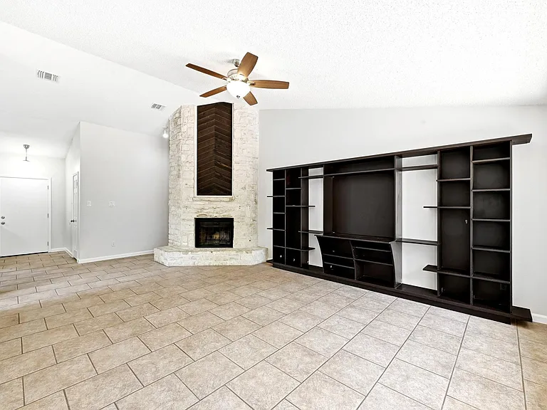 2702 Goldbridge Dr — Photo 4