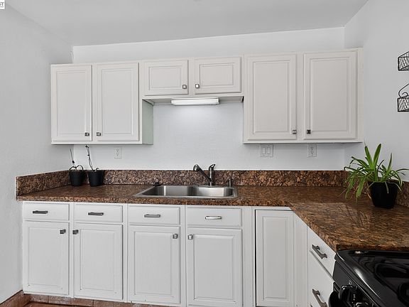 5th image of 4262 Arthur Rd