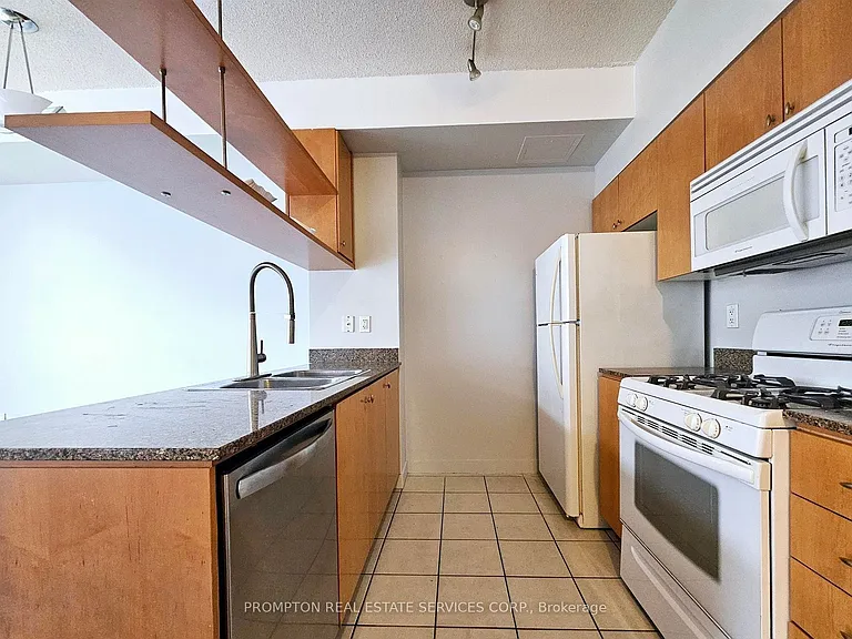 9 Spadina Ave #709 — Photo 4