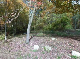 173 Hanton Rd, North Smithfield, RI 02896