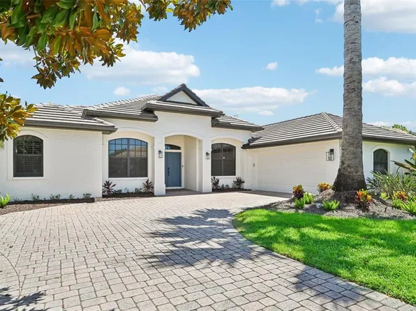 5700 Eastwind Dr, Sarasota, FL 34233