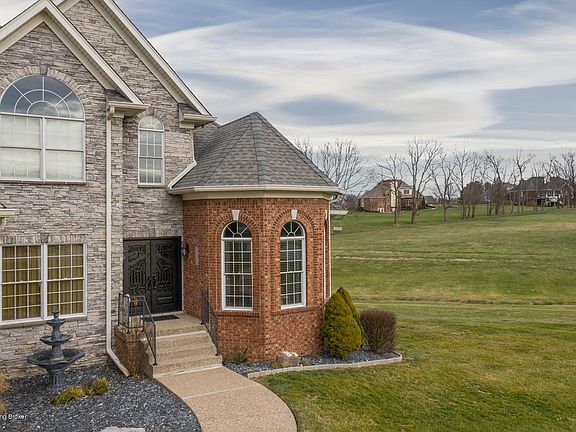 3rd image of 1026 Windsor Dr