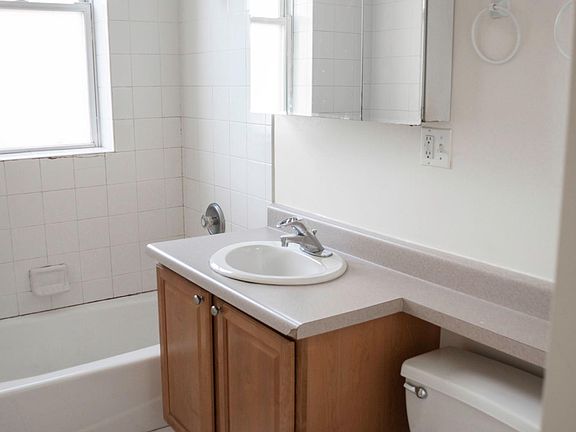 4th image of 2450 N Southport Ave #204A