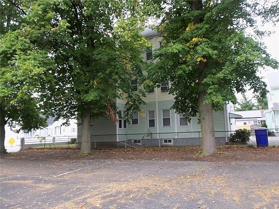 5th image of 993-995 York Ave
