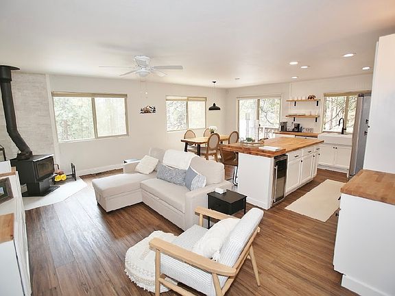 3rd image of 2650 Country Club Dr