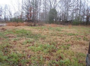 140 Spur Ln, Bruceton, TN 38317