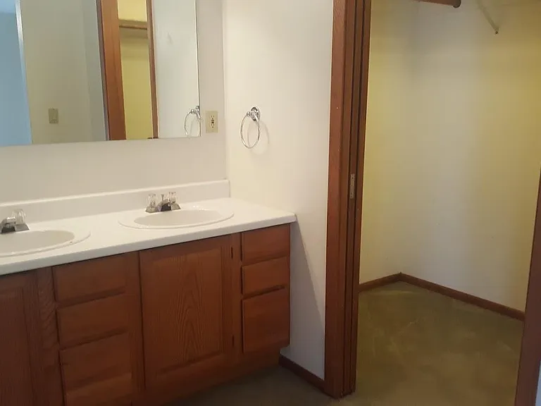 835 SE Lori Ct — Photo 11