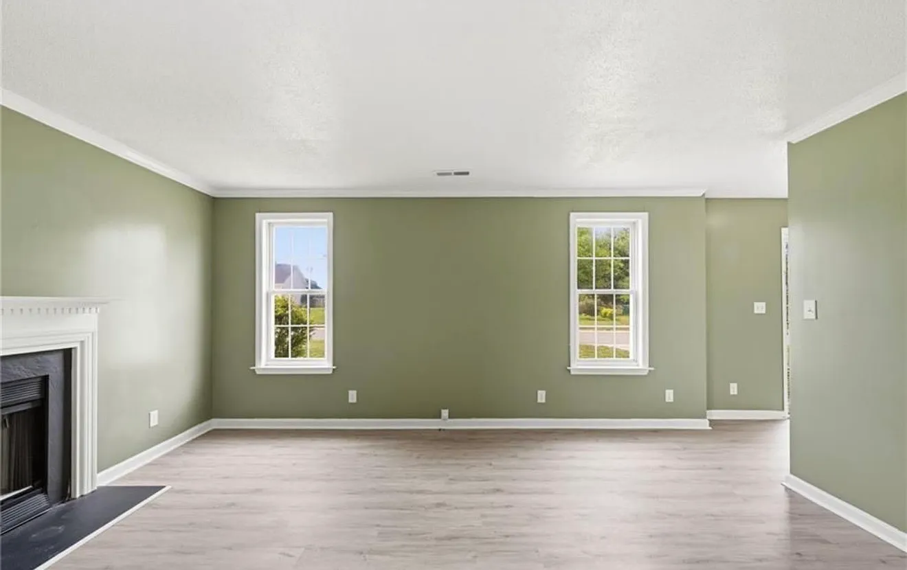 3 bed, 2.5 bath, 1750 sqft, $2,100 — Photo 3
