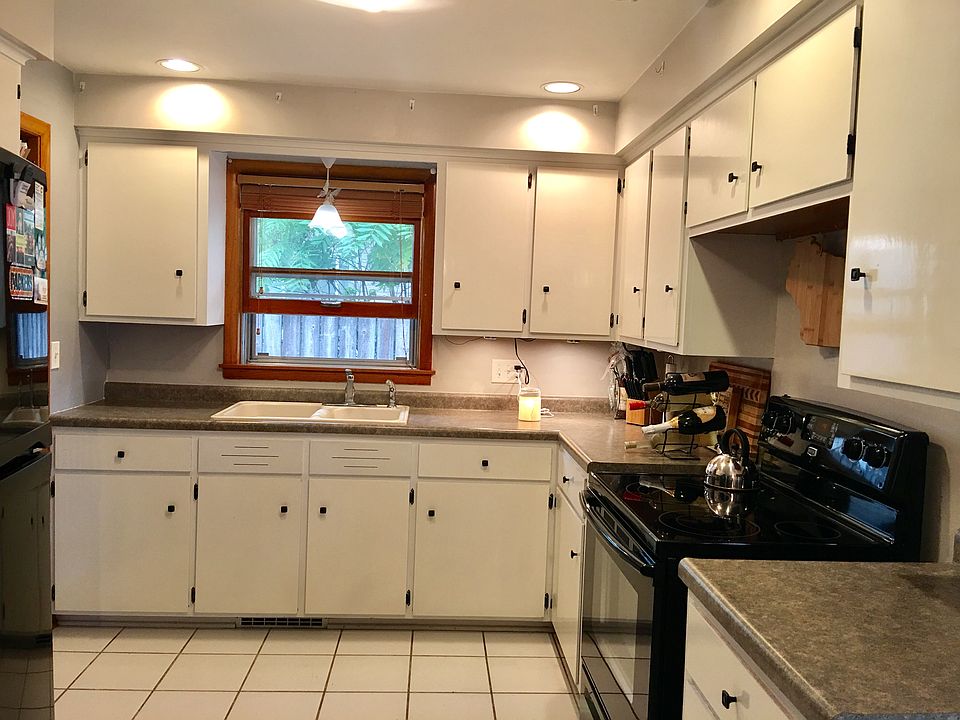 2nd image of 408 Klein St