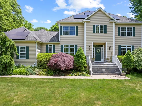 21 Hedgefield Court, Orange, CT 06477