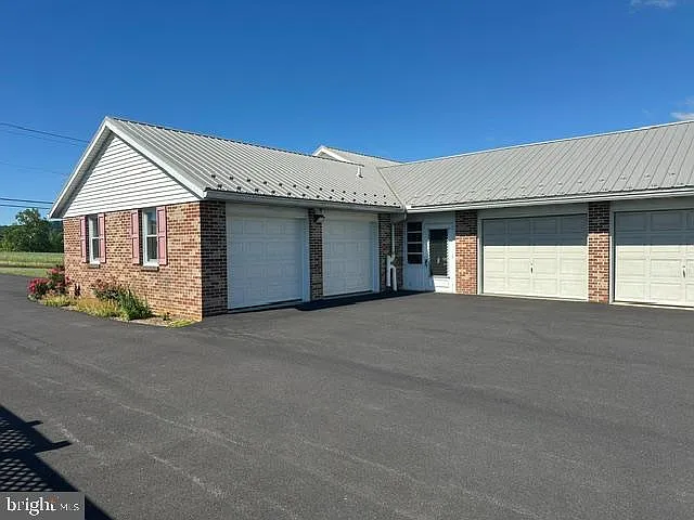 1463 Main St — Photo 5