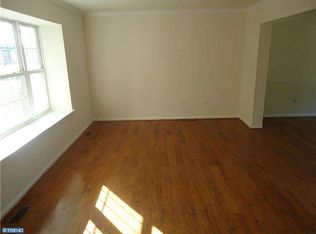 2138 Green Ridge Dr, Warrington, PA 18976