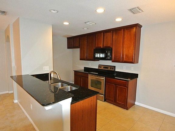 4th image of 3332 Thistledown Ln