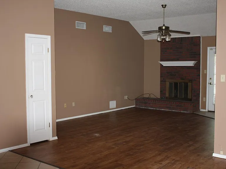111 Whippoorwill Ln — Photo 4