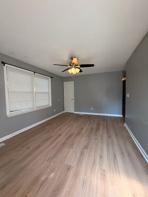 3 bed, 1.5 bath, 1200 sqft, $1,795 — Photo 3