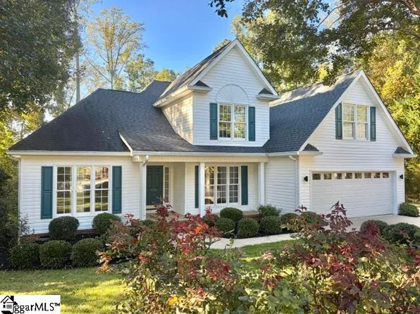 405 Dunrobin Ln, Simpsonville, SC 29681