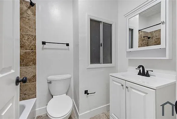 719 W 47th St #2 — Photo 9
