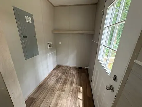 885 Fountain Cir — Photo 7