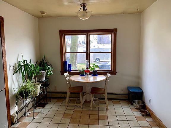 4th image of 110 Jefferson Ave