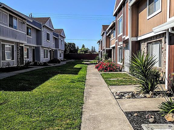 2nd image of 4157 Brookfield Dr