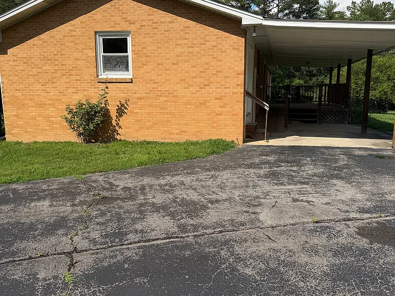 230 Park Circle Dr W — Photo 4