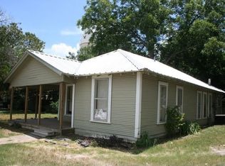 100 E Austin St, Luling, TX 78648