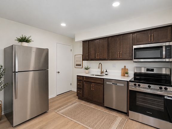 4th image of 305 S Warminster Rd APT D4