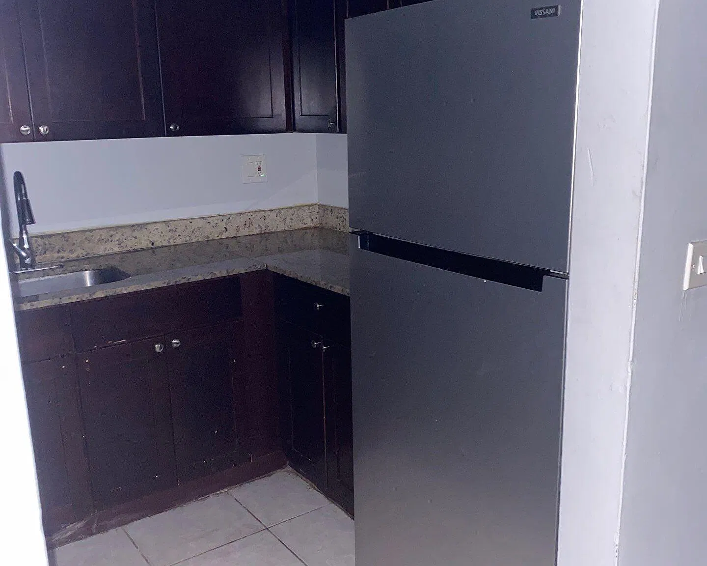 2 bed, 2.0 bath, 910 sqft, $2,100 — Photo 2