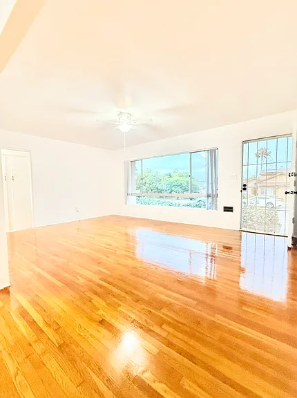 2219 Denver St — Photo 4