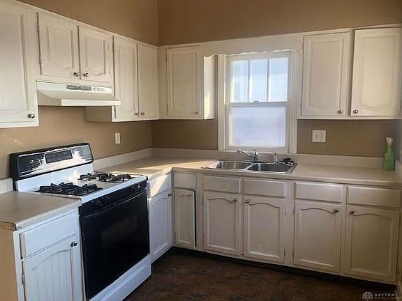 5th image of 145 N Quentin Ave
