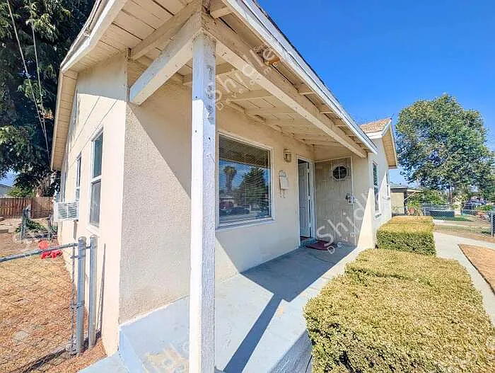 2 bed, 1.0 bath, $1,950 — Photo 4