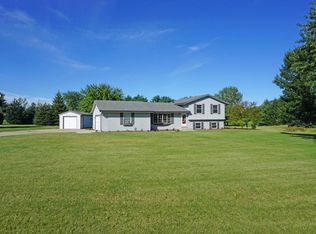 W280N9171 Hideaway Dr, Hartland, WI 53029