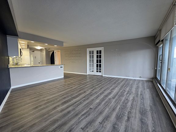 5th image of 300 N State St APT 5033